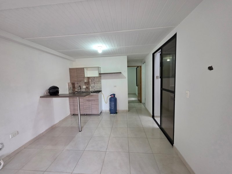 Apartamento para el arriendo en Sabaneta el codigo es 12130 Foto 2
