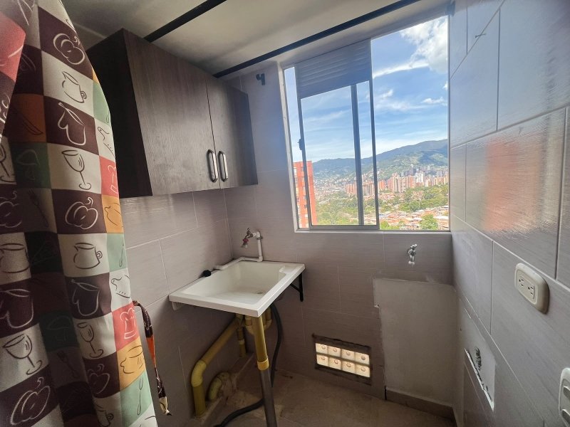 Apartamento para el arriendo en Medellín el codigo es 17724 Foto 4