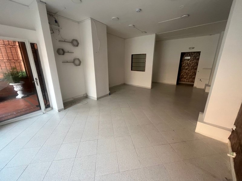 Local para el arriendo en Envigado el codigo es 17670 Foto 2