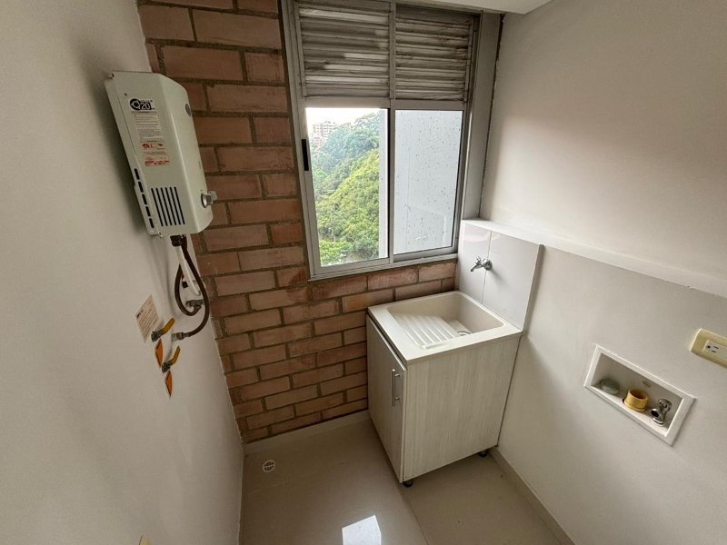 Apartamento para el arriendo en Sabaneta el codigo es 9796 Foto 13