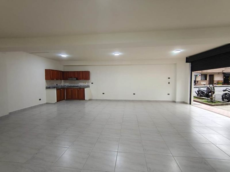 Local para el arriendo en Envigado el codigo es 15817 Foto 3