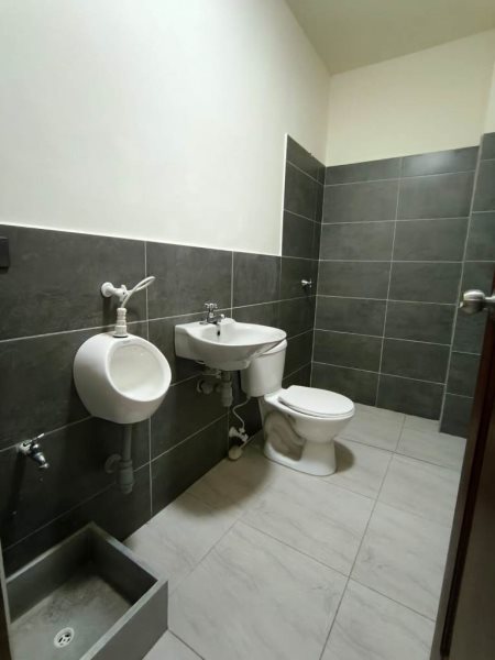 Local para el arriendo en Envigado el codigo es 15817 Foto 5