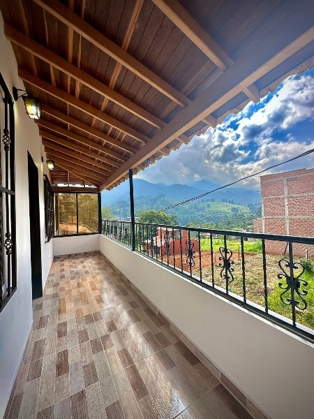 Casa para el arriendo en Caldas - Primavera el codigo es 17155 Foto 8