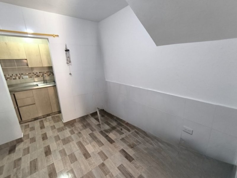 Apartaestudio para el arriendo en Itagüí el codigo es 17545 Foto 2