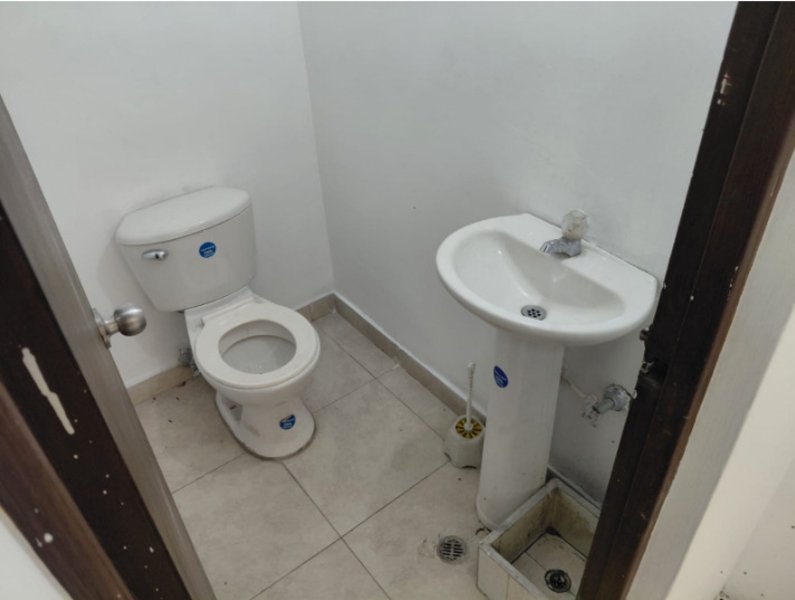 Oficina-Local para el arriendo en Itagüí el codigo es 17596 Foto 3
