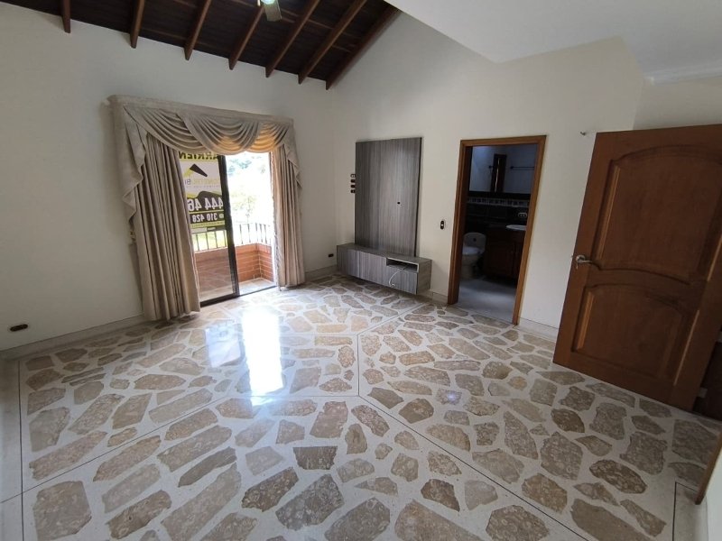 Casa para el arriendo en Sabaneta el codigo es 17998 Foto 11