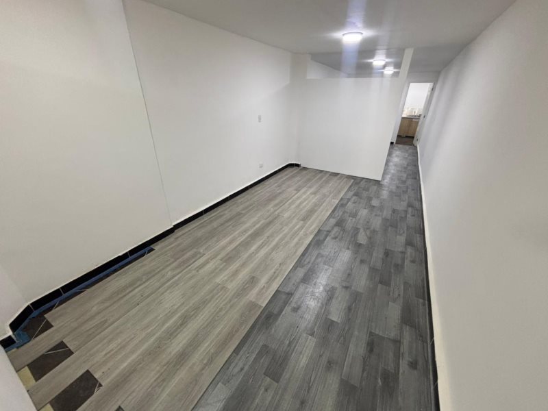 Oficina para el arriendo en Envigado el codigo es 17067 Foto 5