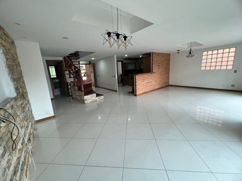 Casa para el arriendo en Sabaneta el codigo es 4298 Foto 2