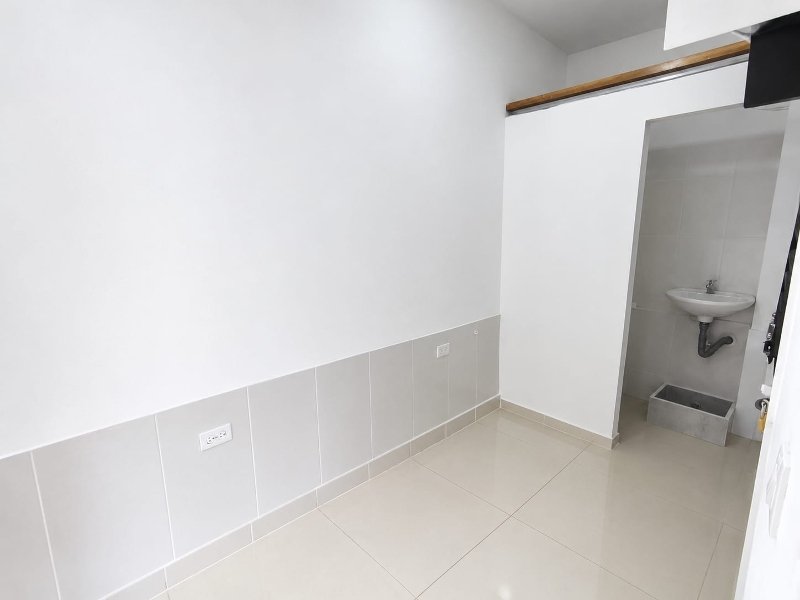 Local para el arriendo en Sabaneta el codigo es 18079 Foto 2