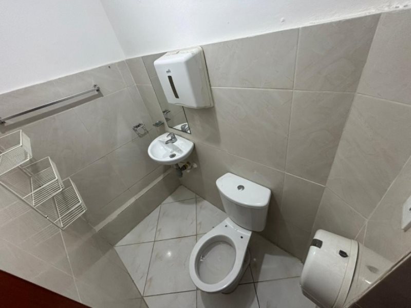 Oficina para el arriendo en Envigado el codigo es 17067 Foto 9