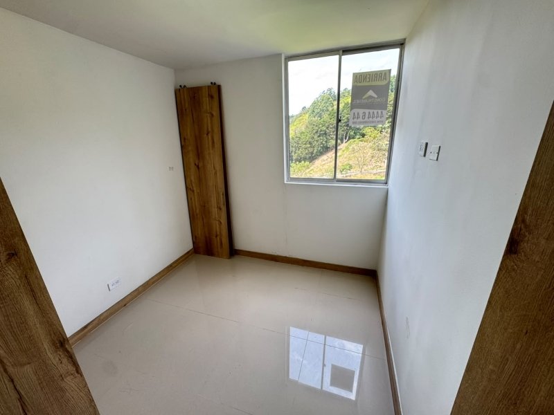 Apartamento para el arriendo en La Estrella el codigo es 17672 Foto 9