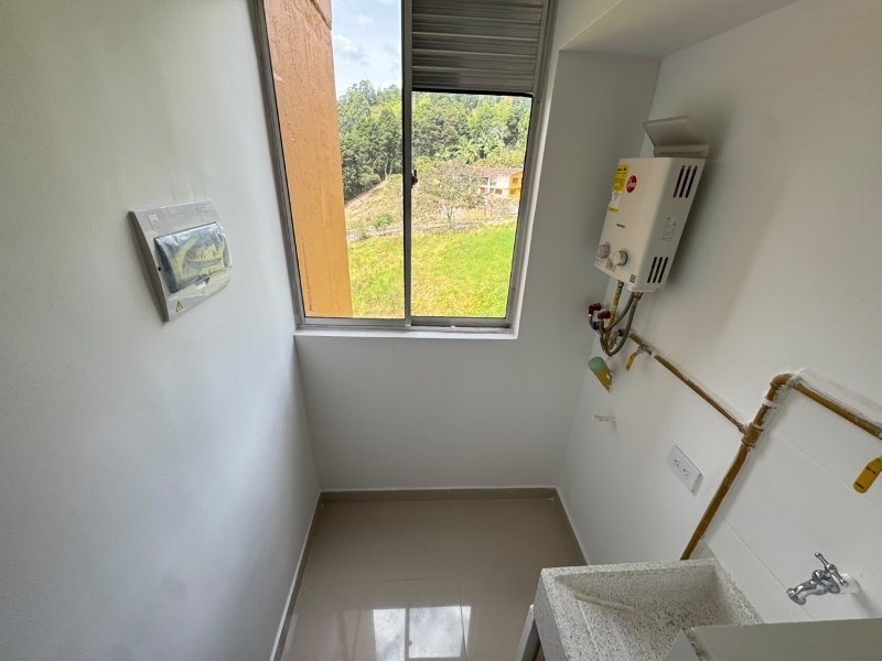 Apartamento para el arriendo en La Estrella el codigo es 17672 Foto 15