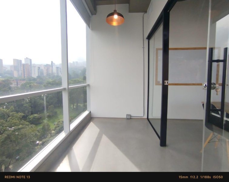 Oficina-Local para el arriendo en Medellín el codigo es 17688 Foto 6
