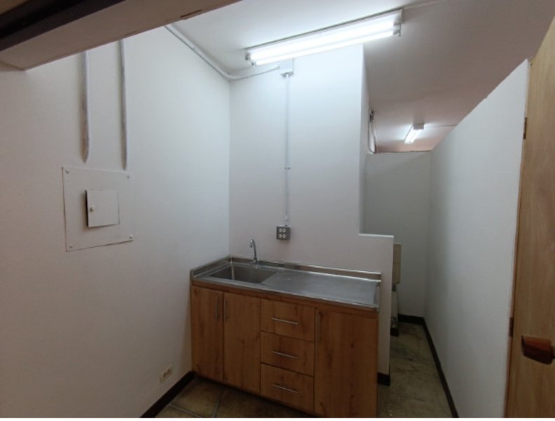 Oficina para el arriendo en Itagüí el codigo es 17125 Foto 5