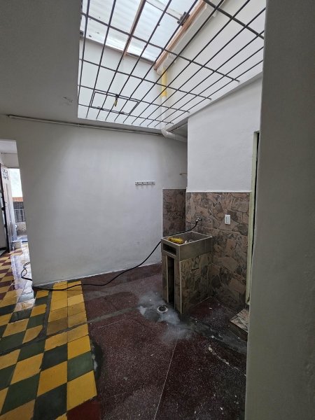 Casa para el arriendo en Medellín - Aranjuez el codigo es 14232 Foto 8