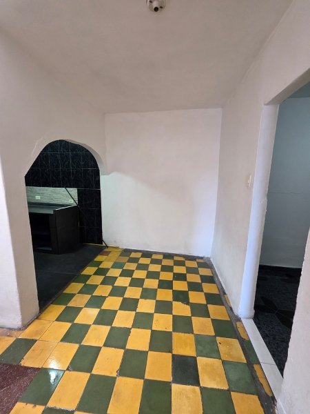 Casa para el arriendo en Medellín - Aranjuez el codigo es 14232 Foto 2
