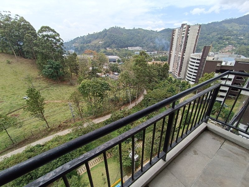 Apartamento para el arriendo en La Estrella el codigo es 17889 Foto 9