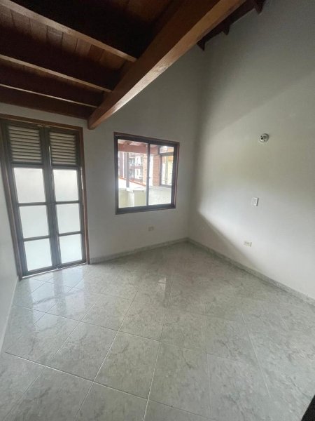 Casa para el arriendo en Sabaneta el codigo es 13581 Foto 3