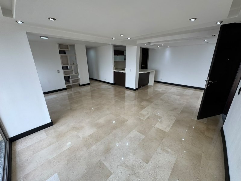 Apartamento para el arriendo en Medellín el codigo es 17689 Foto 5
