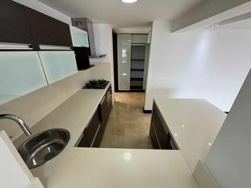 Apartamento para el arriendo en Medellín el codigo es 17689 Foto 3