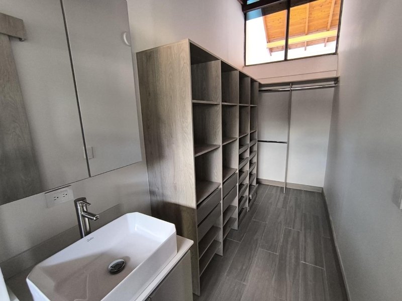 Casa para el arriendo en Envigado el codigo es 16110 Foto 12