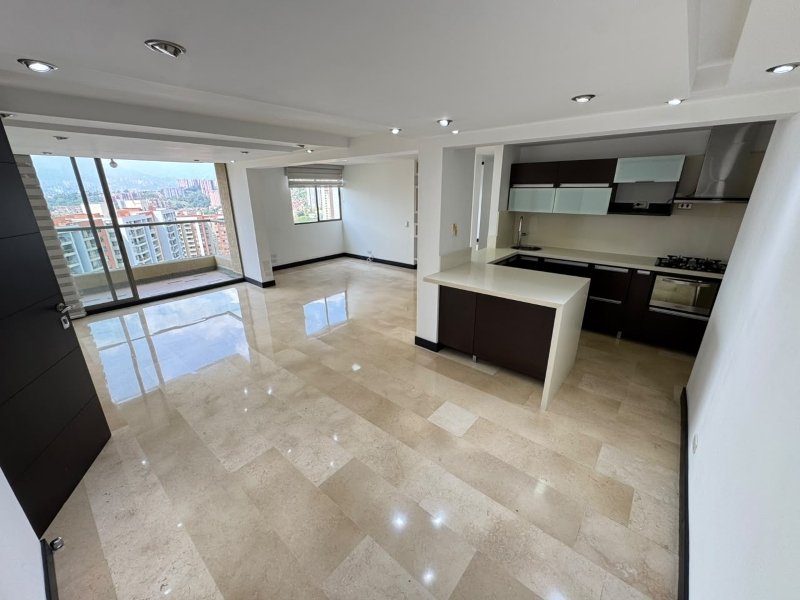 Apartamento para el arriendo en Medellín el codigo es 17689 Foto 4