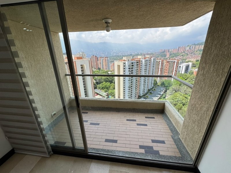 Apartamento para el arriendo en Medellín el codigo es 17689 Foto 8