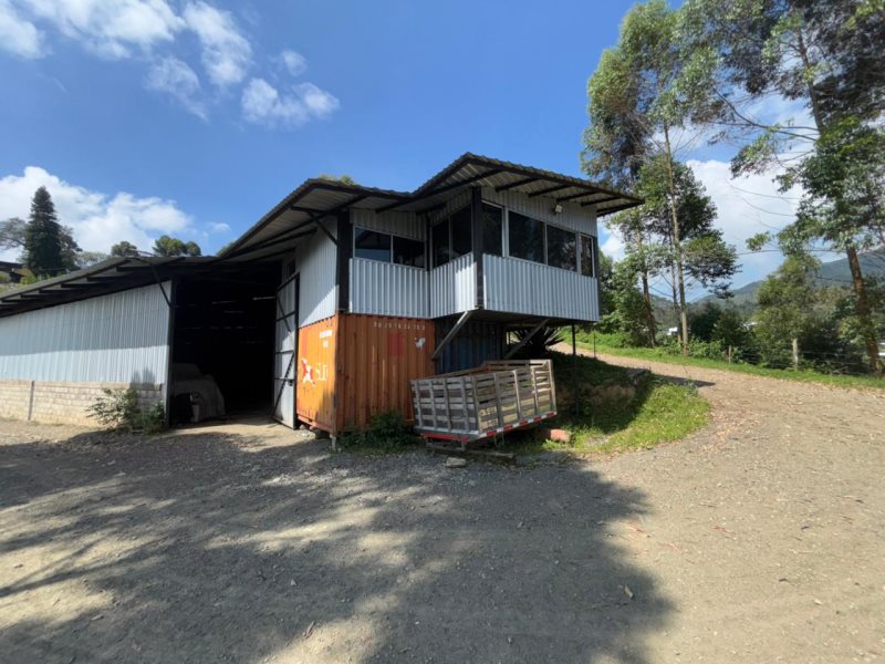 Bodega para el arriendo en Caldas el codigo es 16930 Foto 2