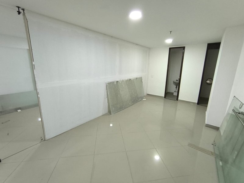 Local para el arriendo en Sabaneta el codigo es 17586 Foto 2