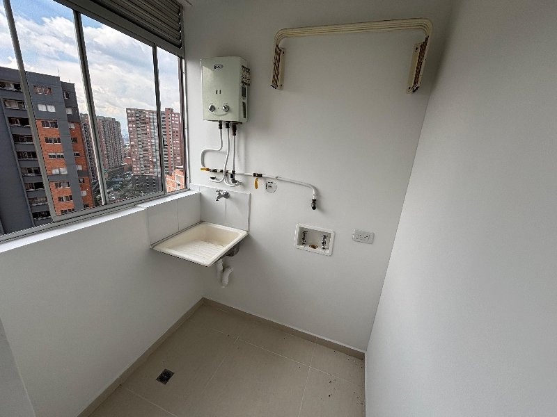 Apartamento para el arriendo en Sabaneta el codigo es 15756 Foto 14