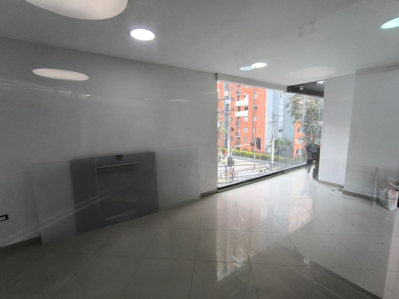 Local para el arriendo en Sabaneta el codigo es 17582 Foto 3