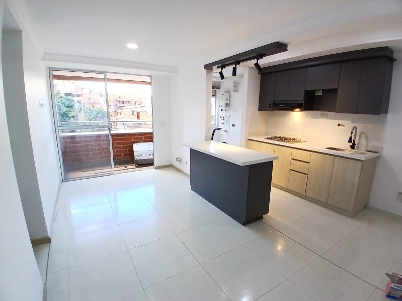 Apartamento para el arriendo en Itagüí el codigo es 17708 Foto 6