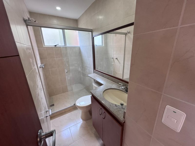 Apartamento para el arriendo en Envigado el codigo es 17052 Foto 15