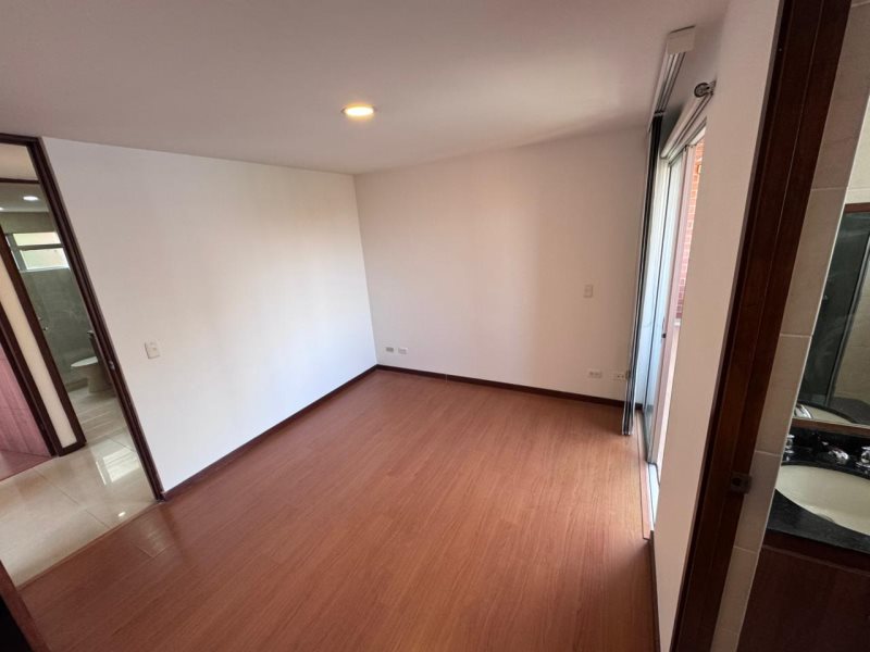 Apartamento para el arriendo en Envigado el codigo es 17052 Foto 12