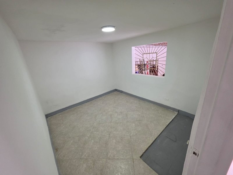 Local para el arriendo en Sabaneta - Holanda el codigo es 18040 Foto 4