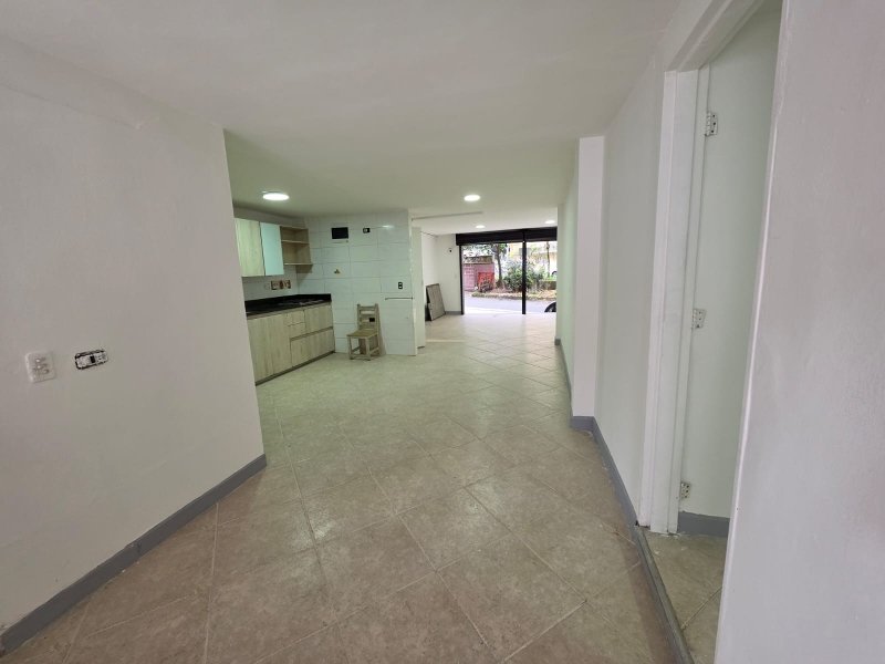 Local para el arriendo en Sabaneta - Holanda el codigo es 18040 Foto 3