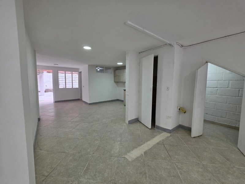 Local para el arriendo en Sabaneta - Holanda el codigo es 18040 Foto 10