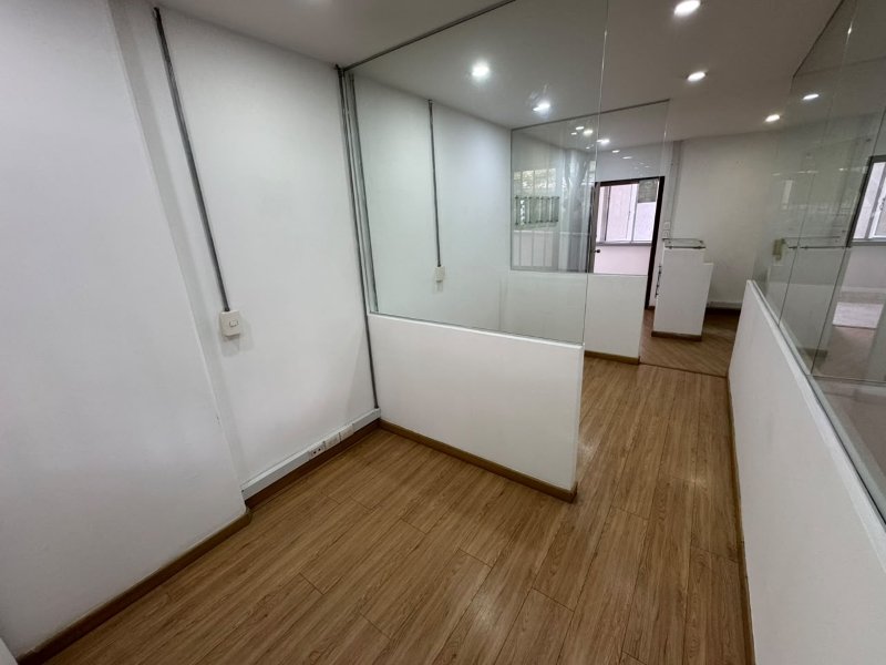 Oficina para el arriendo en Medellín el codigo es 17707 Foto 4