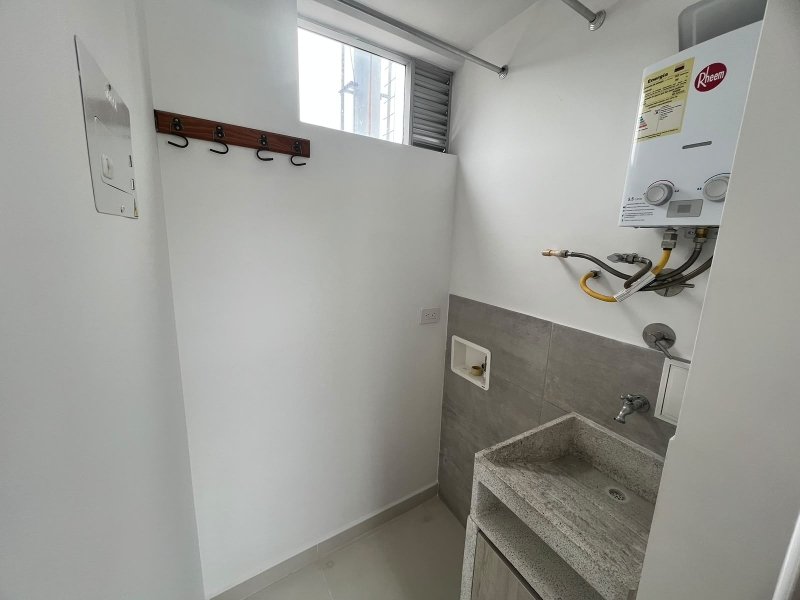 Apartaestudio para el arriendo en Envigado el codigo es 16121 Foto 6
