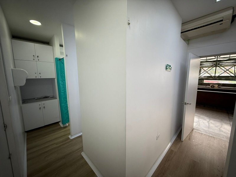 Local para el arriendo en Medellín - Caribe el codigo es 17238 Foto 3