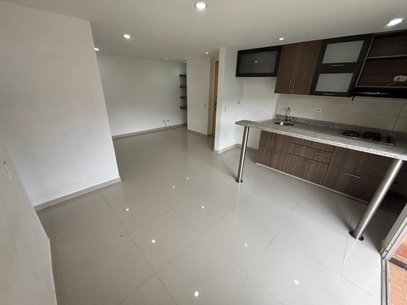 Apartamento para el arriendo en Sabaneta el codigo es 10673 Foto 3