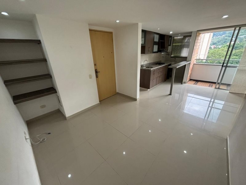 Apartamento para el arriendo en Sabaneta el codigo es 10673 Foto 4
