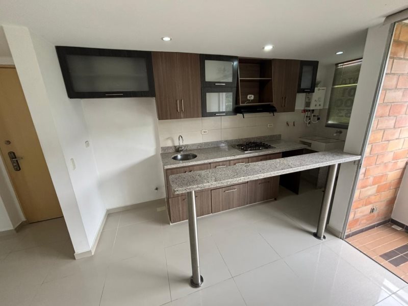 Apartamento para el arriendo en Sabaneta el codigo es 10673 Foto 2