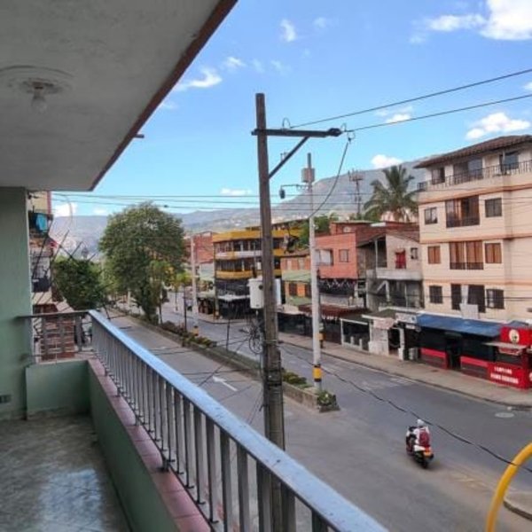 Apartamento para el arriendo en Itagüí el codigo es 17764 Foto 5