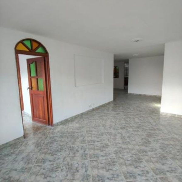 Apartamento para el arriendo en Itagüí el codigo es 17764 Foto 3