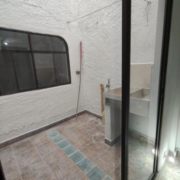 Apartamento para el arriendo en Itagüí el codigo es 17764 Foto 14