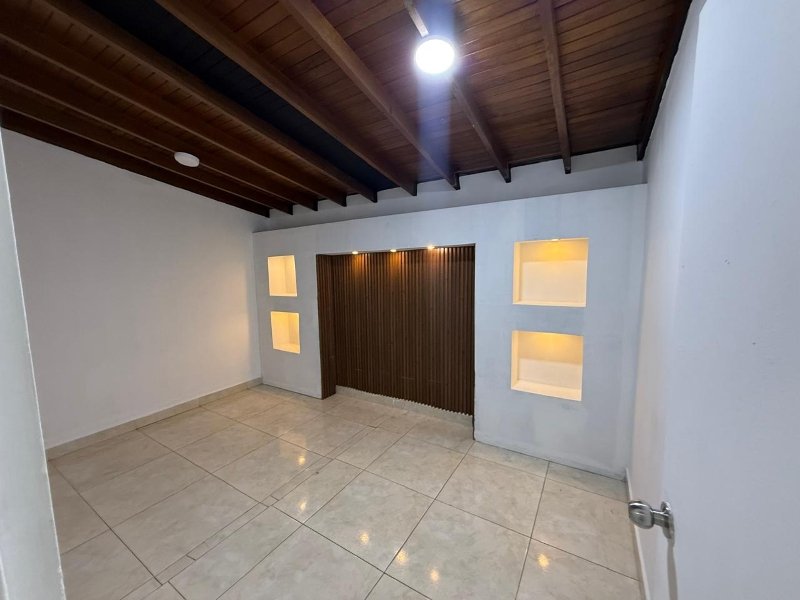 Casa para el arriendo en Medellín el codigo es 17263 Foto 2