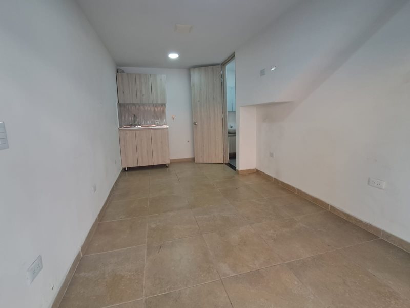 Local para el arriendo en Sabaneta el codigo es 15016 Foto 2