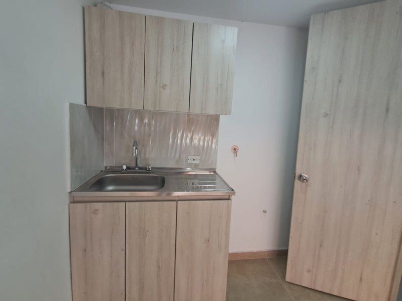 Local para el arriendo en Sabaneta el codigo es 15016 Foto 3