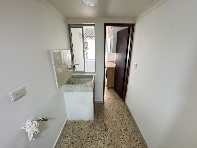 Apartamento para el arriendo en Itagüí el codigo es 17285 Foto 14
